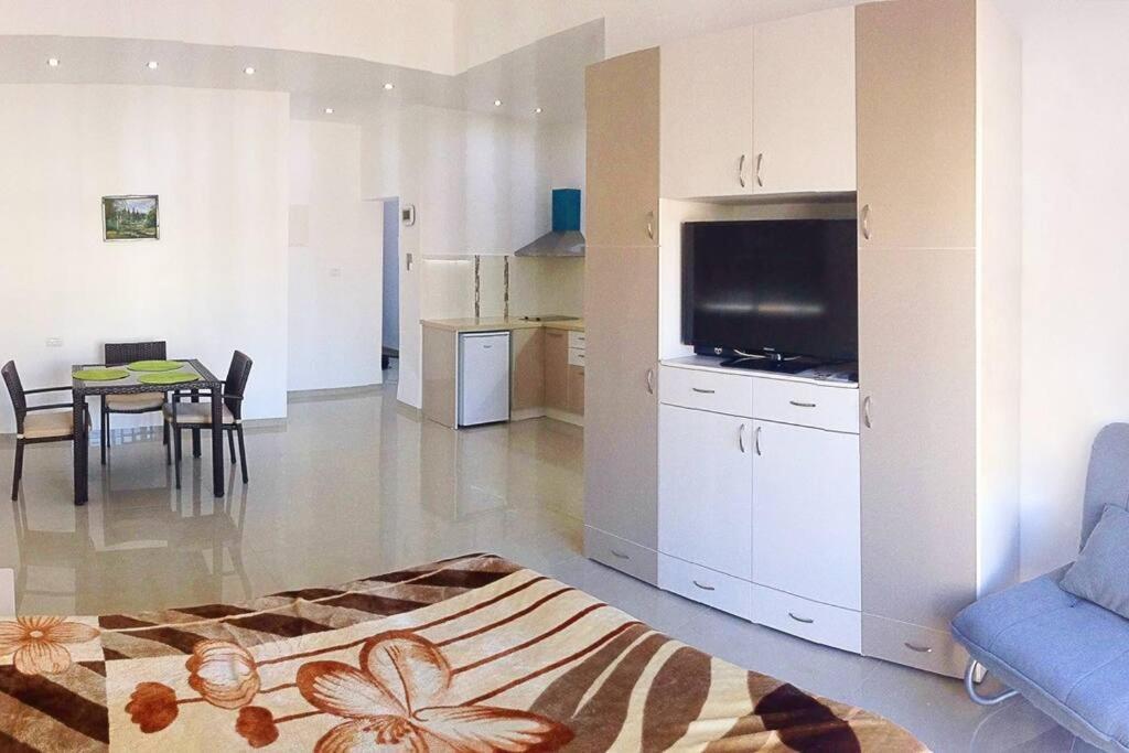 Bat Galim - Luxury Apartment By The Sea Хайфа Экстерьер фото